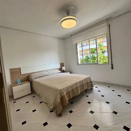 Apartment Turistico En El Centro De Fuengirola, Malaga. *