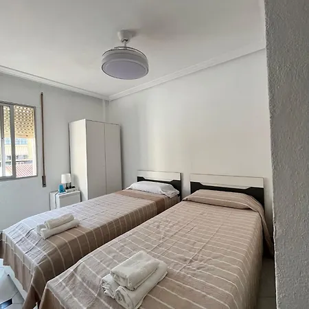 Turistico En El Centro De Fuengirola, Malaga. * Fuengirola